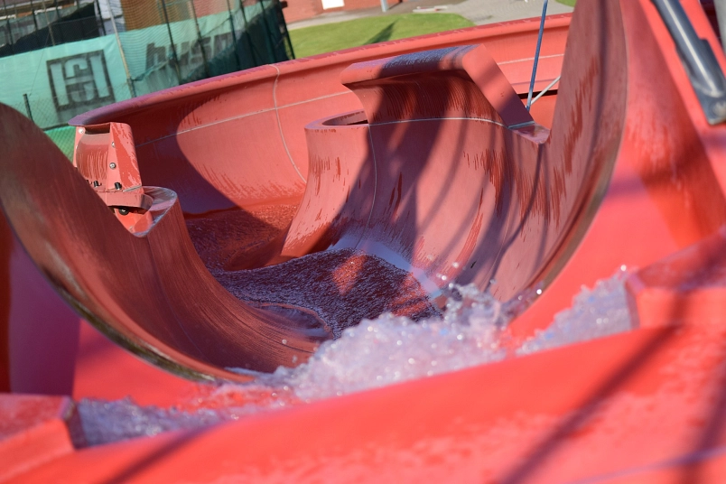 Freizeitbad Isums Rutsche-Wasser