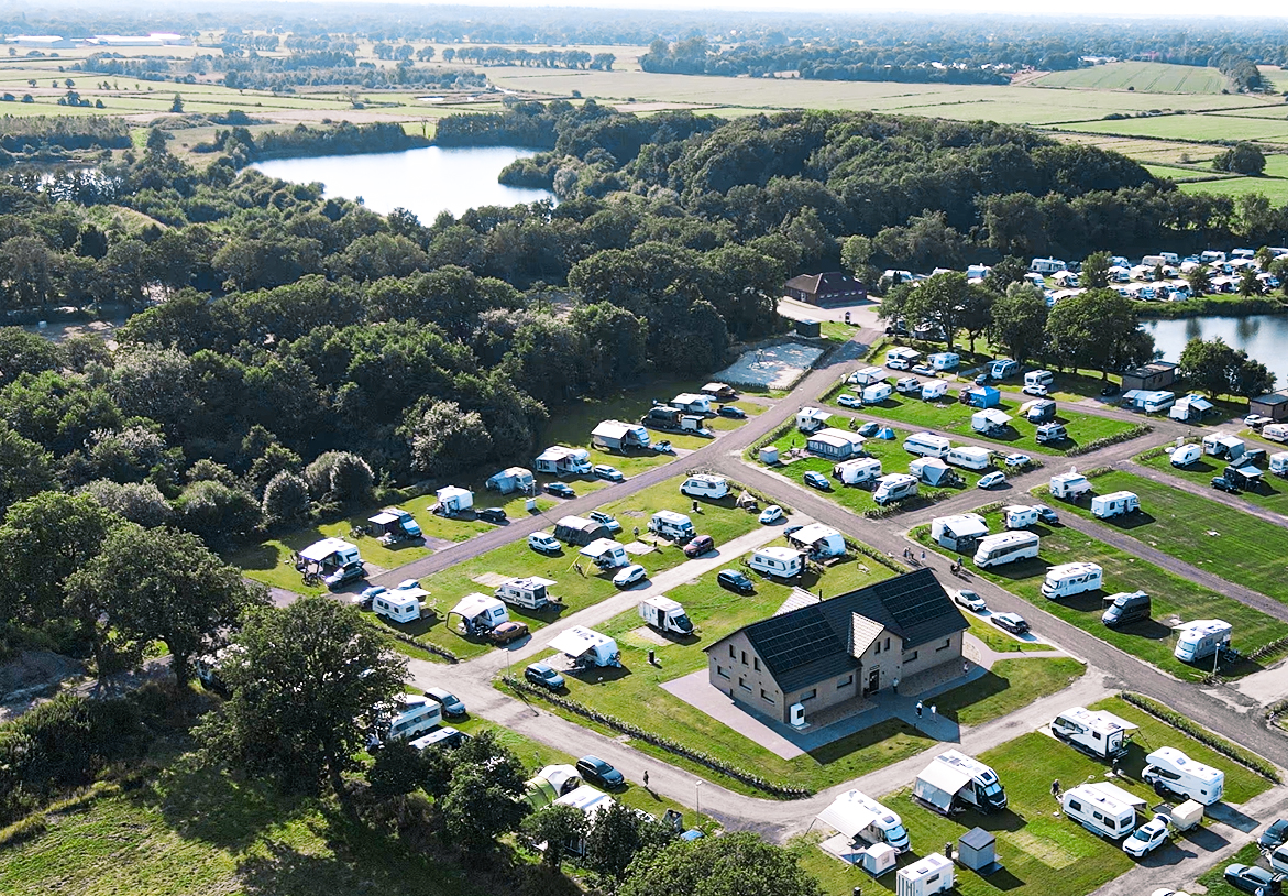 Drohnenaufnahme vom Campingplatz Friesenseea