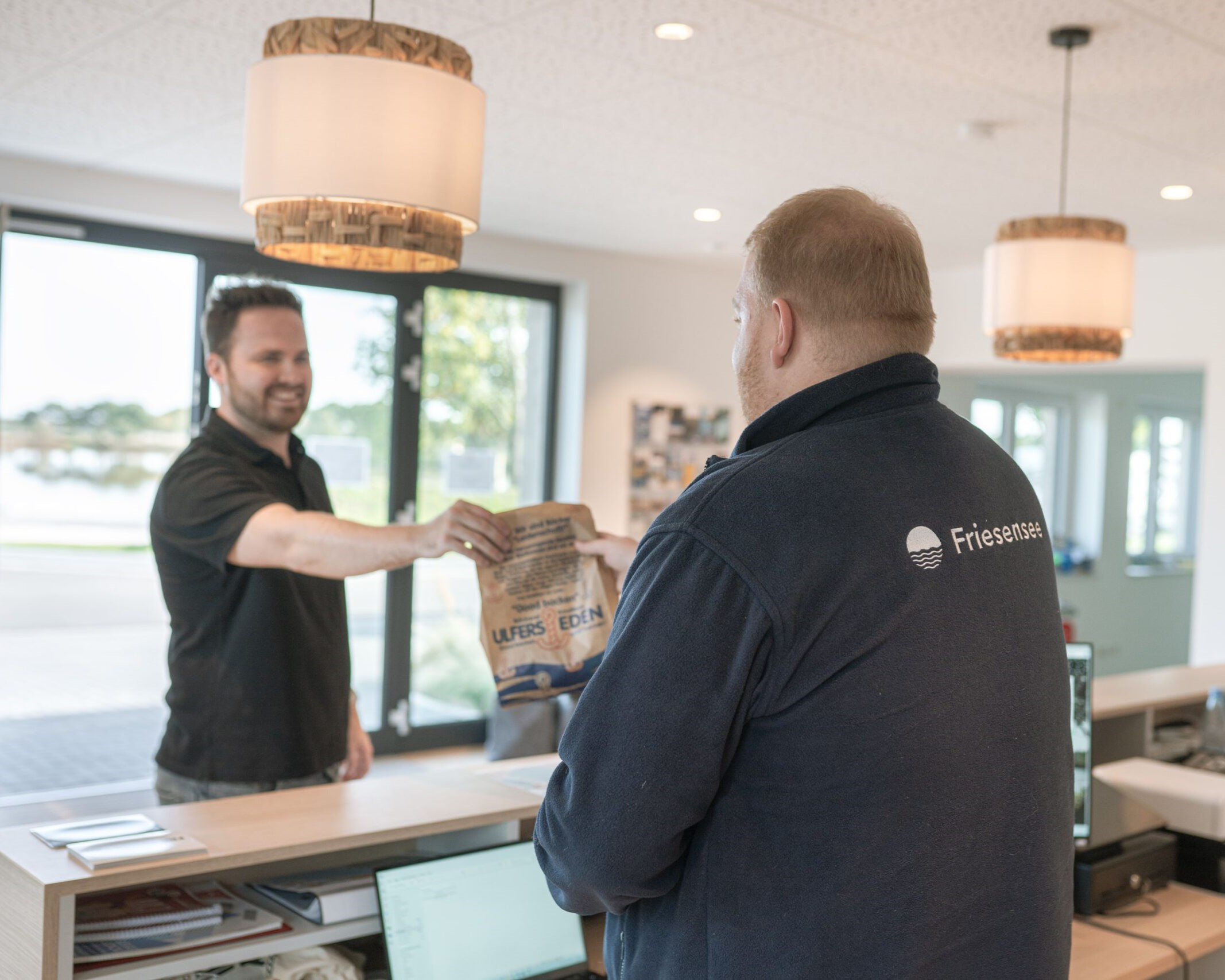 Friesensee Brötchenservice an der Rezeption